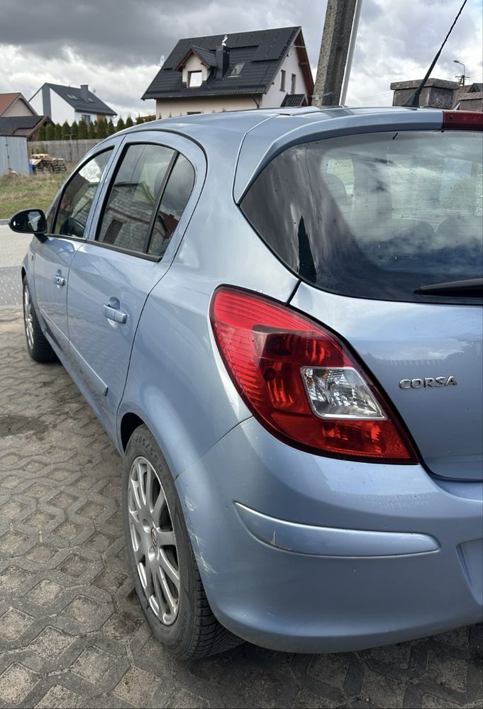 Opel corsa D 2007 rocznik