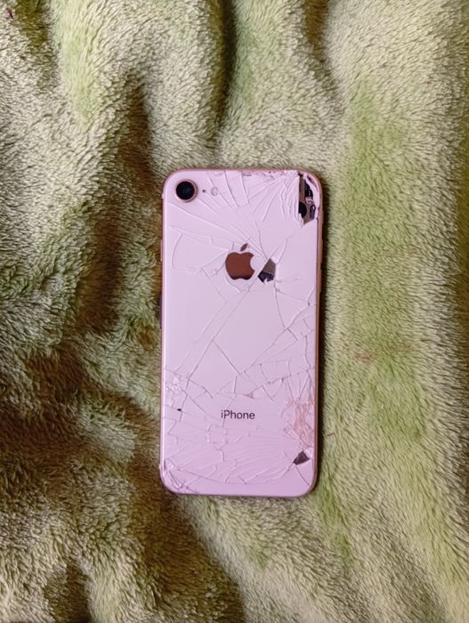 iPhone 8 para peças ou reparação