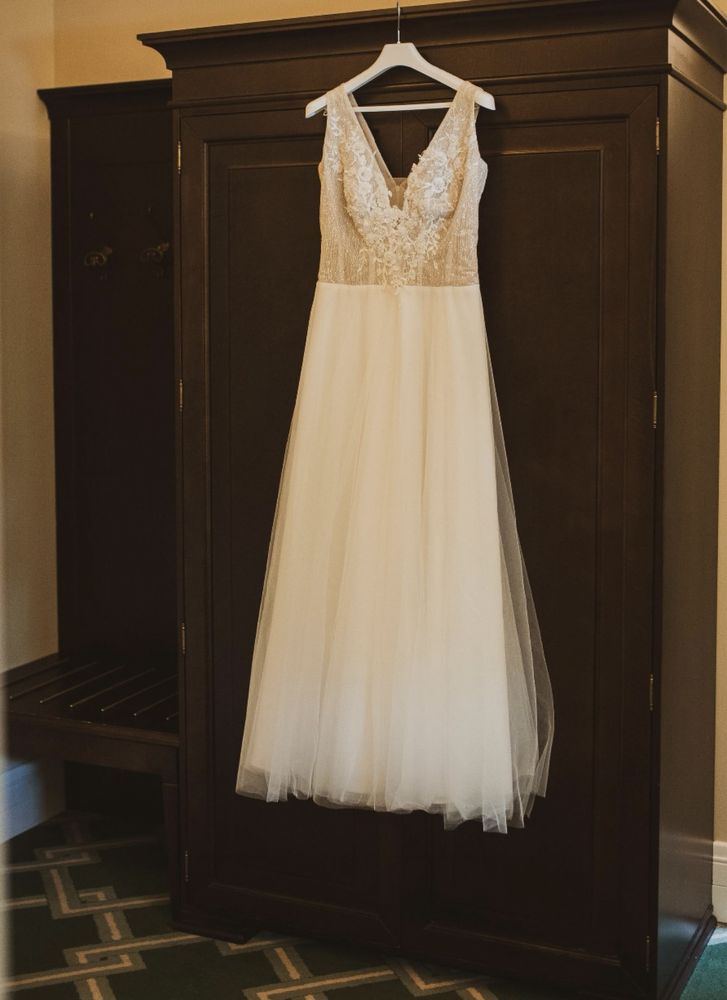 Suknia ślubna Celebride, kolor off white, rozm. 40, litera A