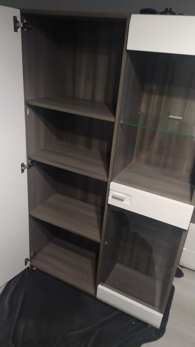 Meble i stół  do salonu