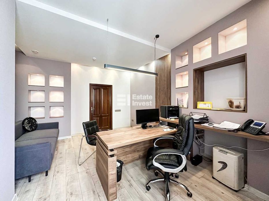 Продаж ОСЗ у самому бізнес-центрі міста, по вул. Космічна, 12