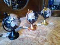 Globus na metalowej podstawie, mały, złoty, nowy
