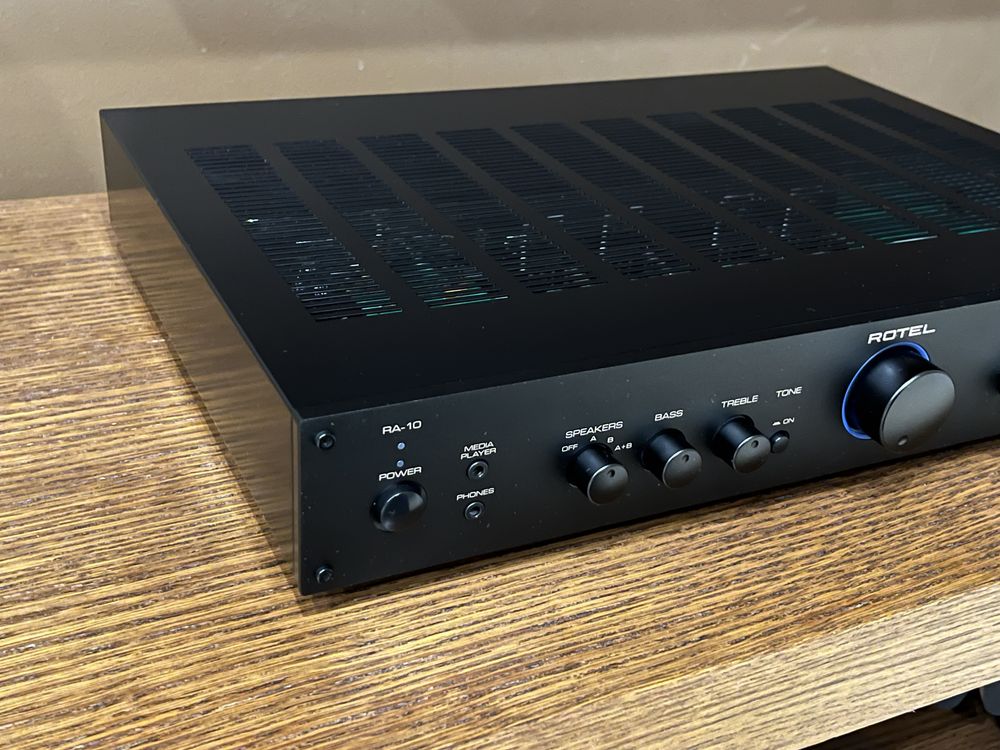 Wzmacniacz stereo ROTEL RA-10 / Idealny/ Piękne brzmienie