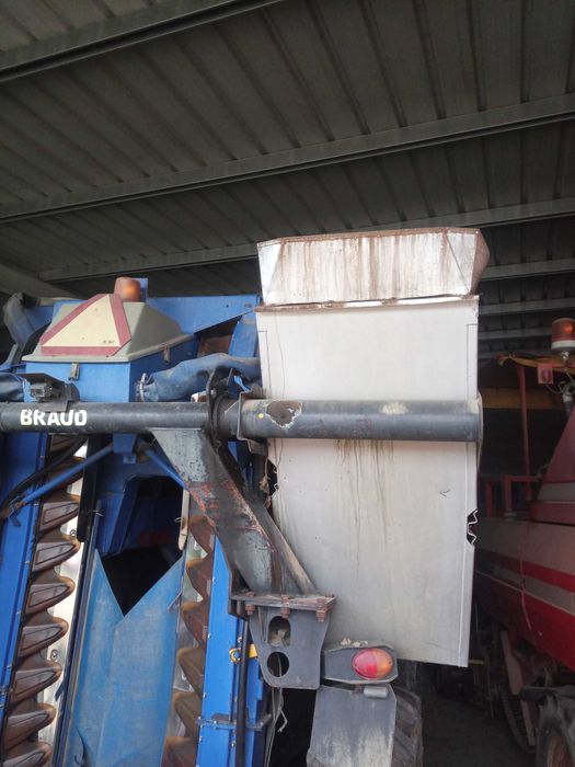 Maquina Vindimar New Holland VL530