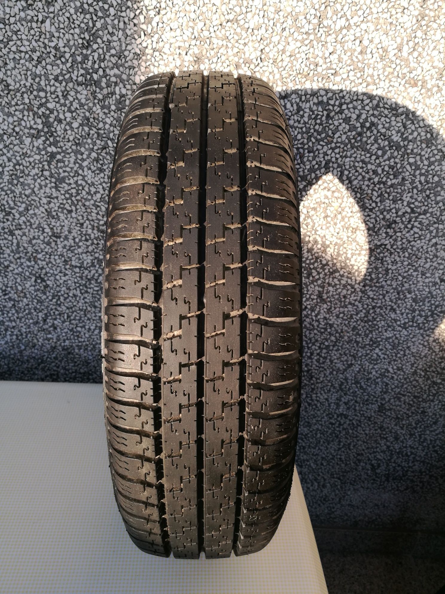 Vendo pneu usado para clássico ( 8Para desocupar)