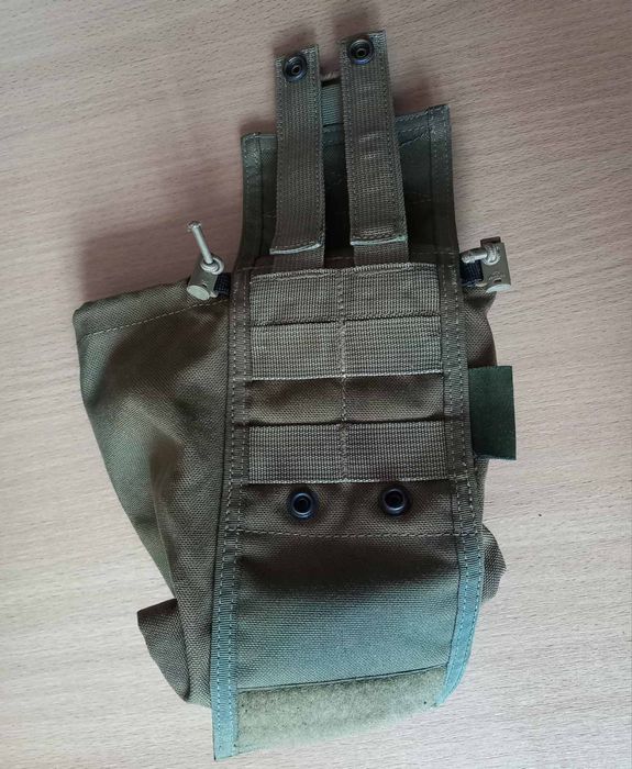 Підсумок для скидання магазинів, кобура,  аптечка