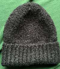 Czarna zimowa czapka