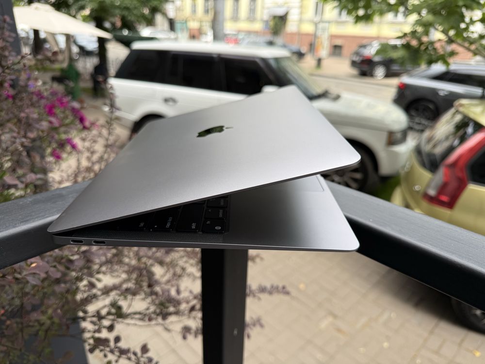 Ідеальний MacBook Air 13” M1 8/256gb Space Gray