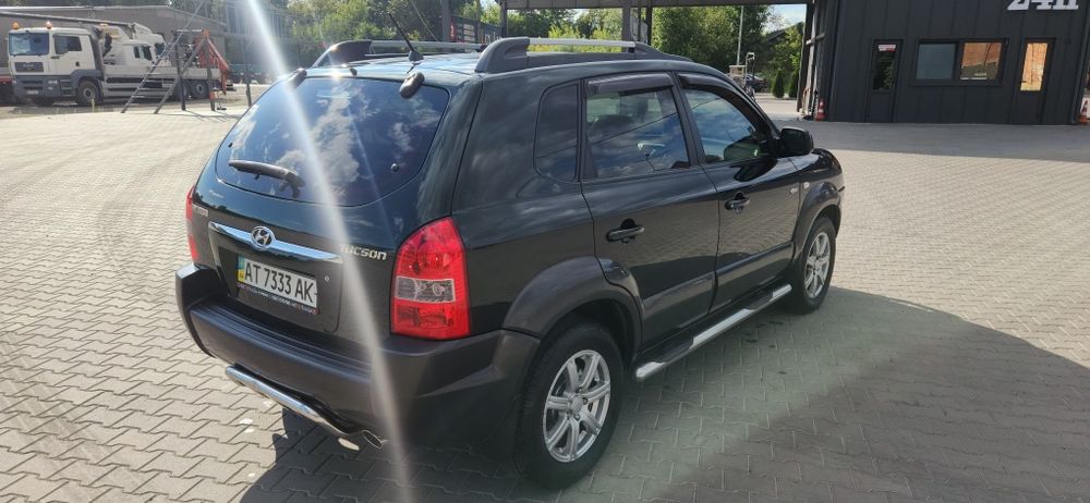 Продам туксона 4х4 АВТОМАТ