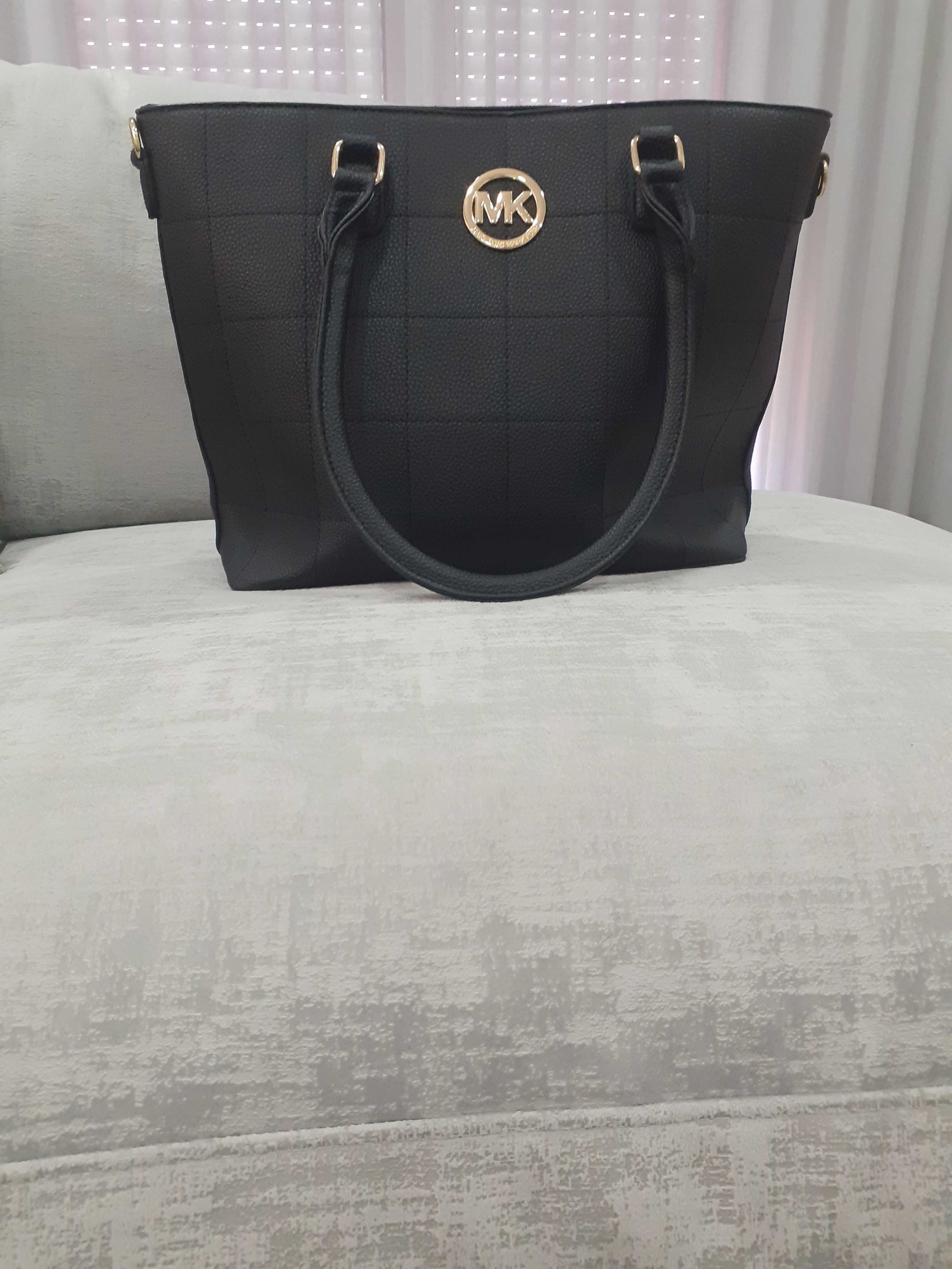 Vendo 3 sacos e 2 mochilas
