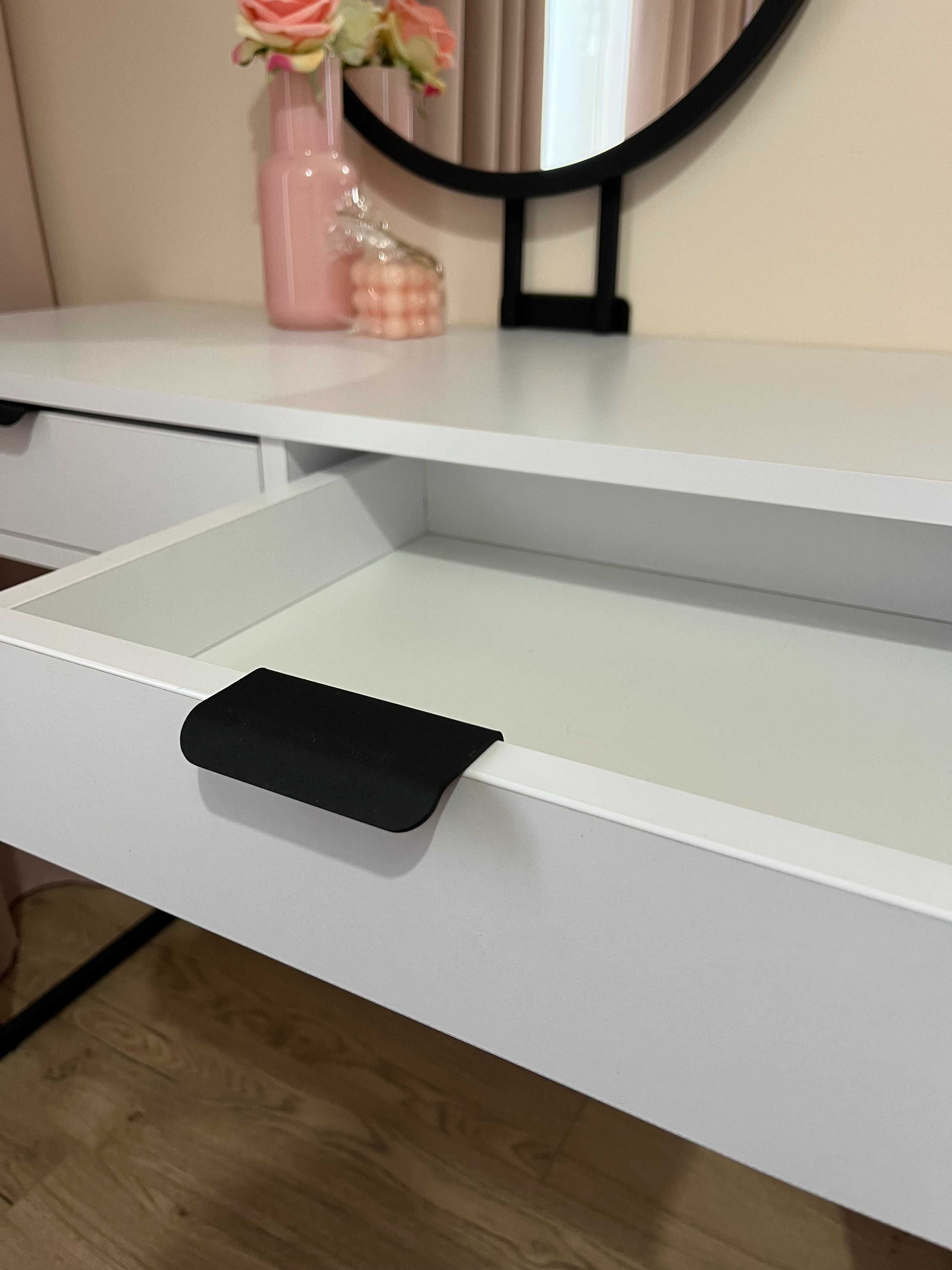 Toaletka z lustrem Feso w stylu Loft - stan idealny