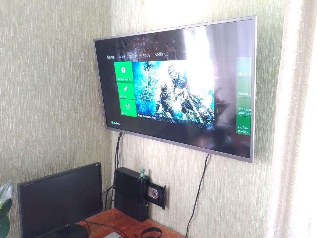 Ігрова приставка Xbox 360 E 250 Gb
