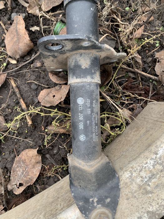 Підсилювач переднього бампера Пассат б5 дорест