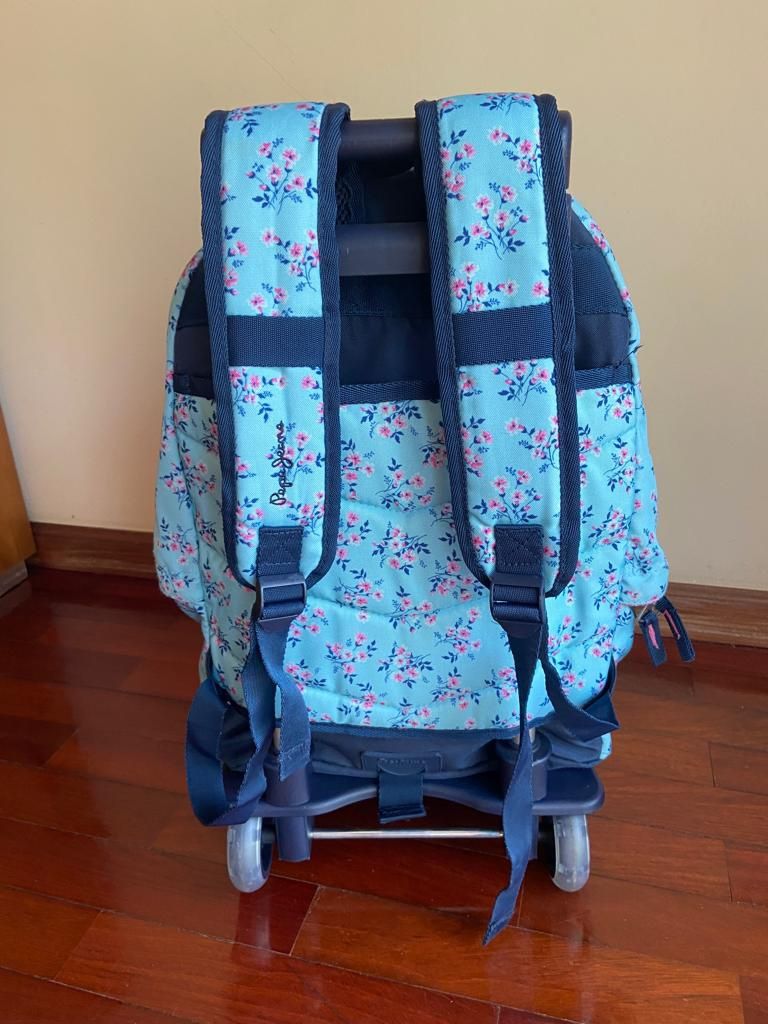 Mochila com troley e estojo da Pepe Jeans