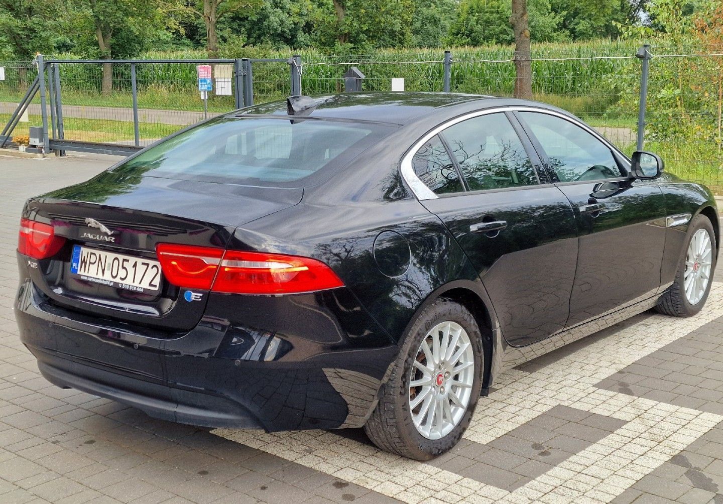 Jaguar XE Czarny Jaguar XE 2.0D Alu Klima Kamera Led Xenon
