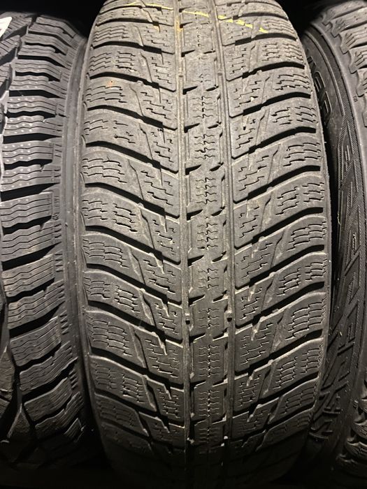 666 Пара зимних шин R17 215/65 Nokian