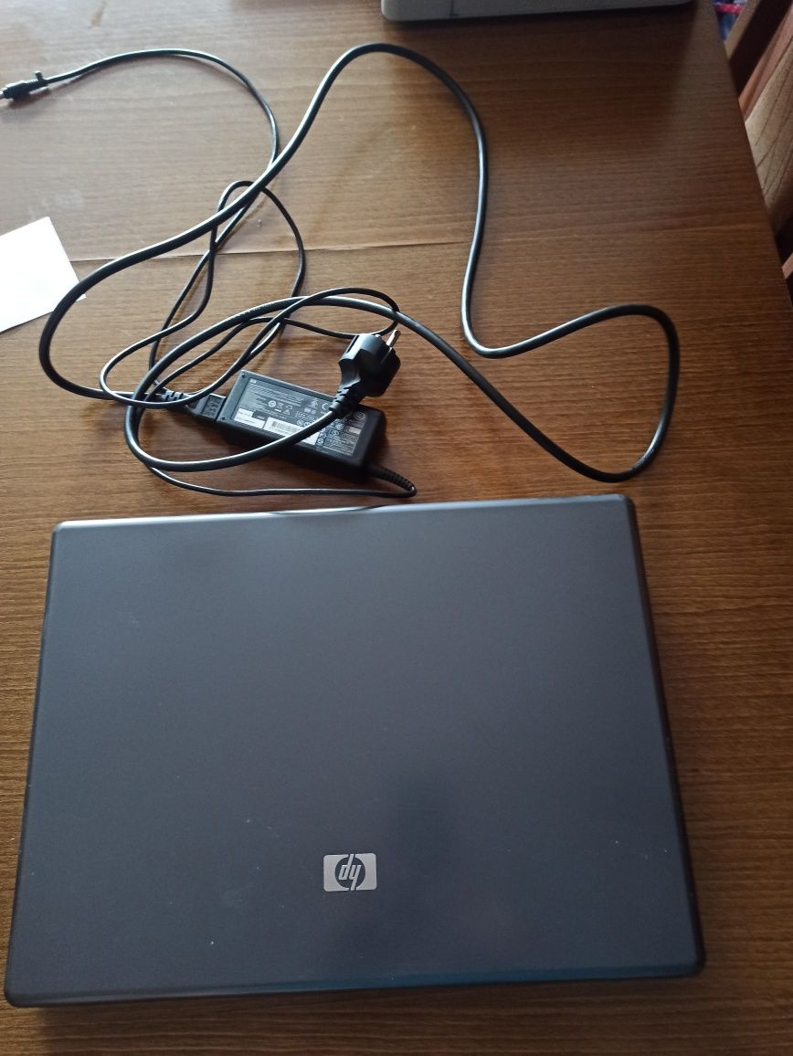 Laptop hp 550 z ładowarką