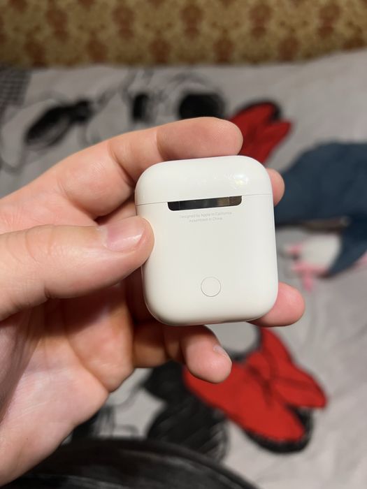 Кейс для airpods 2 продам ОРИГИНАЛ