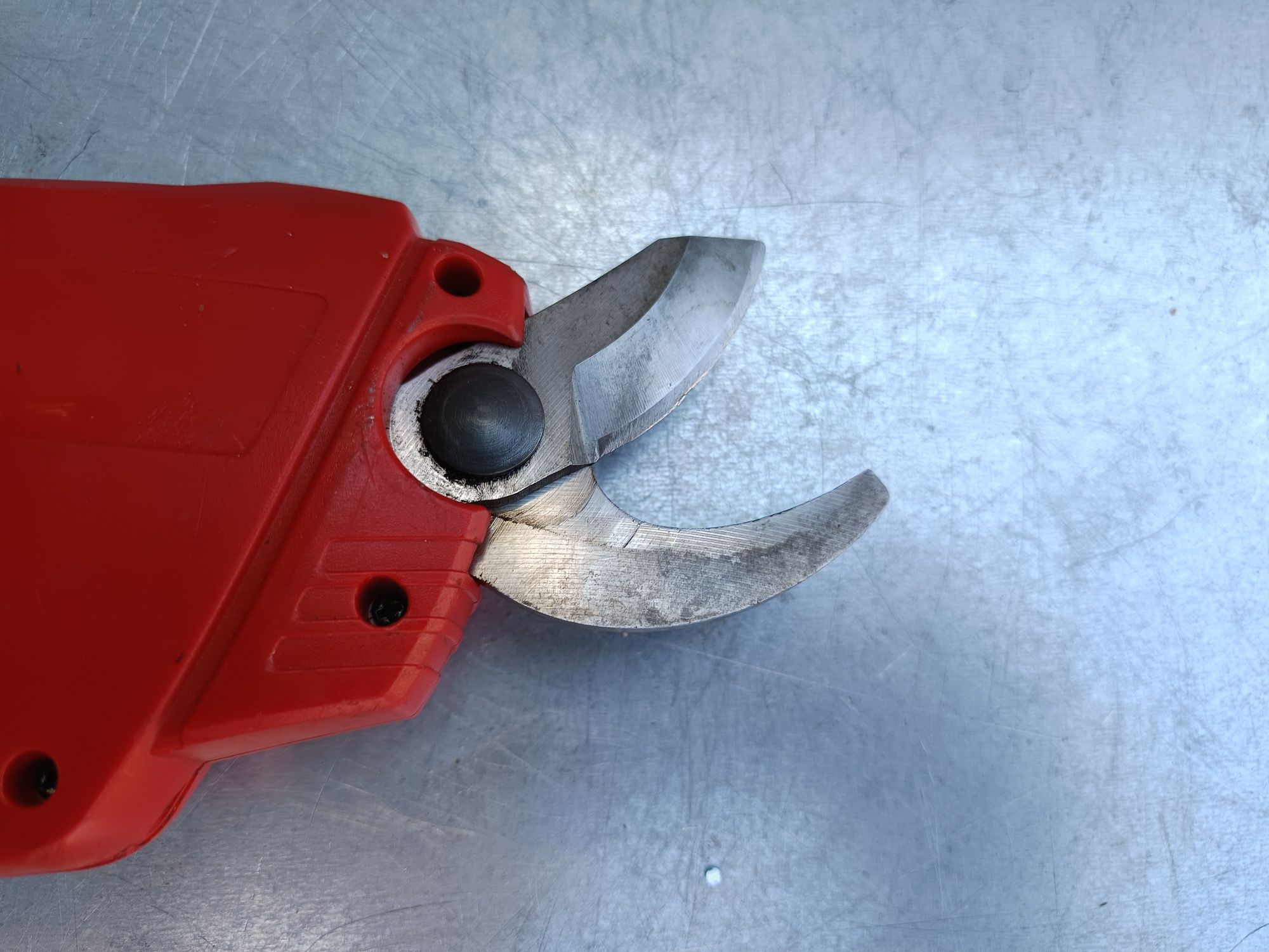 Akumulatorowy sekator Einhell GE-LS 18 Li SOLO