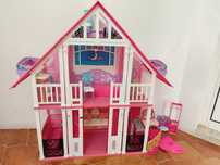 Casa da Barbie gigante