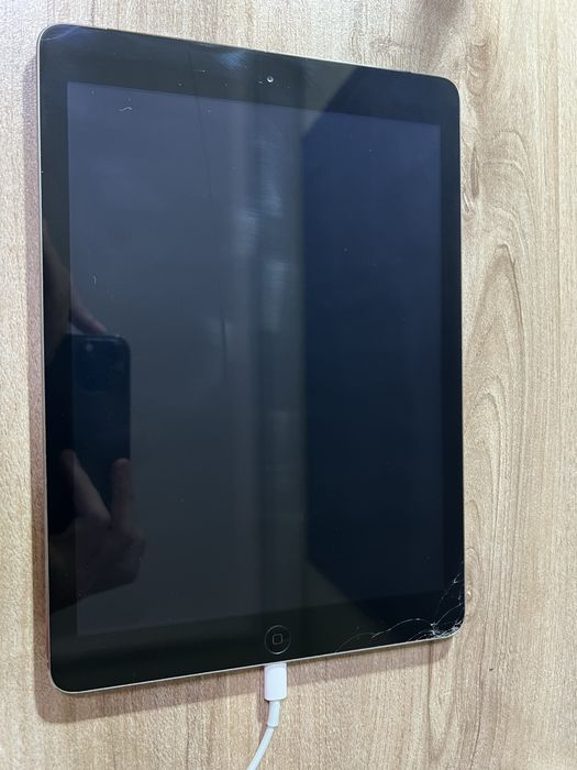 айпад Air 128г/б