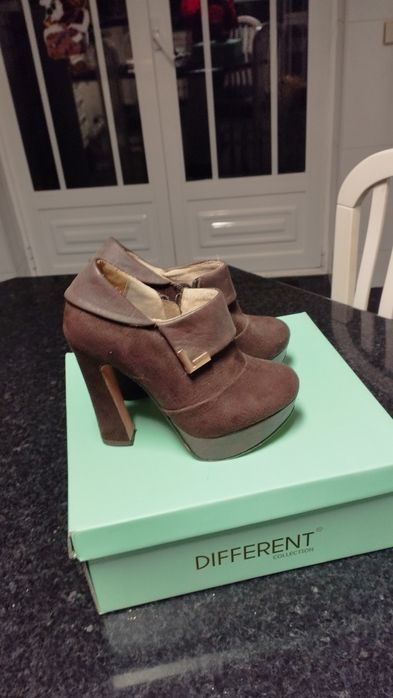 Sapatos castanhos tam. 36. Tipo botim . Muito elagantes