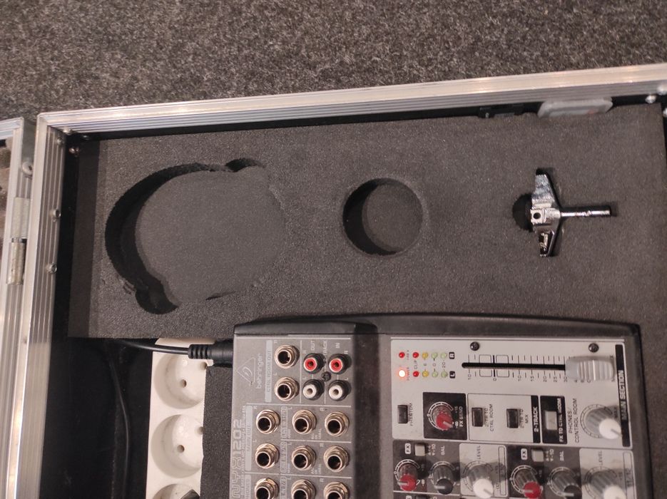 Behringer HENYX2012 / Case skrzynia dla perkusisty