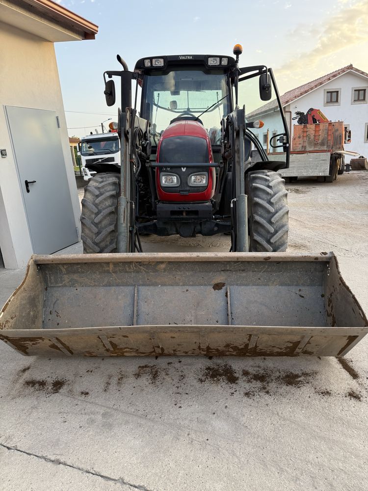 Valtra N92 com carregador MX