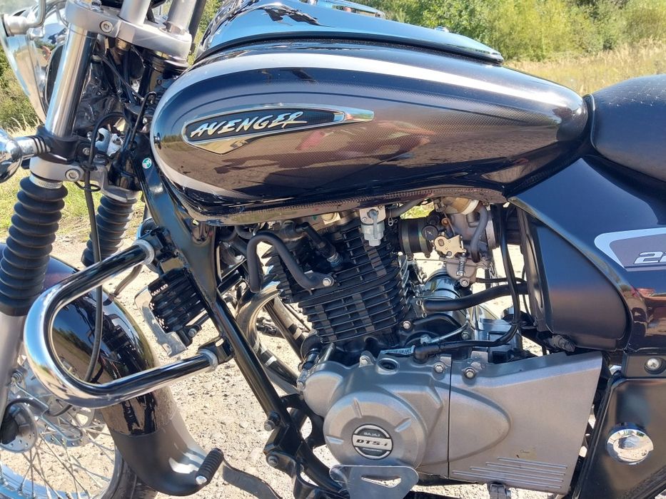 Баджадж Авенджер Круїз 220