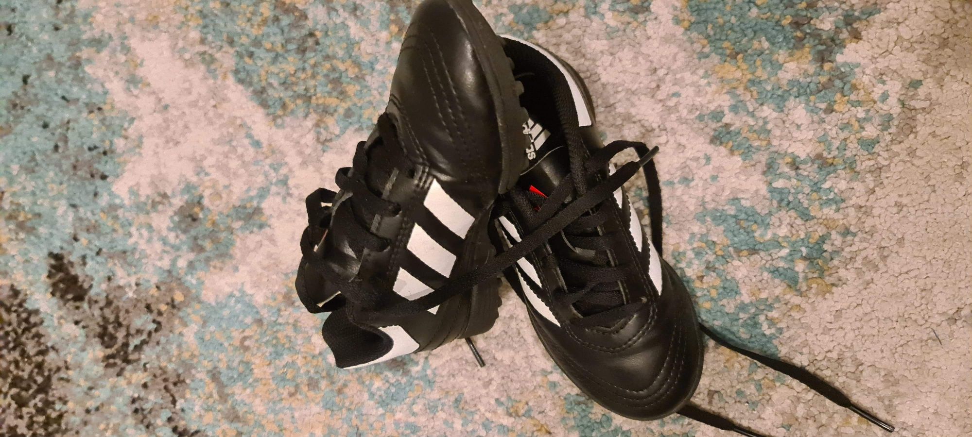 Buty piłkarskie na sztuczną trawę adidas