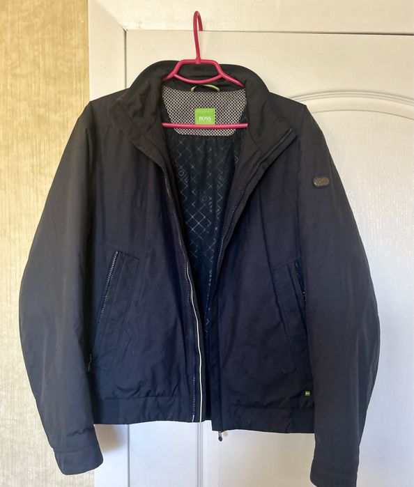 Продам куртку Hugo Boss