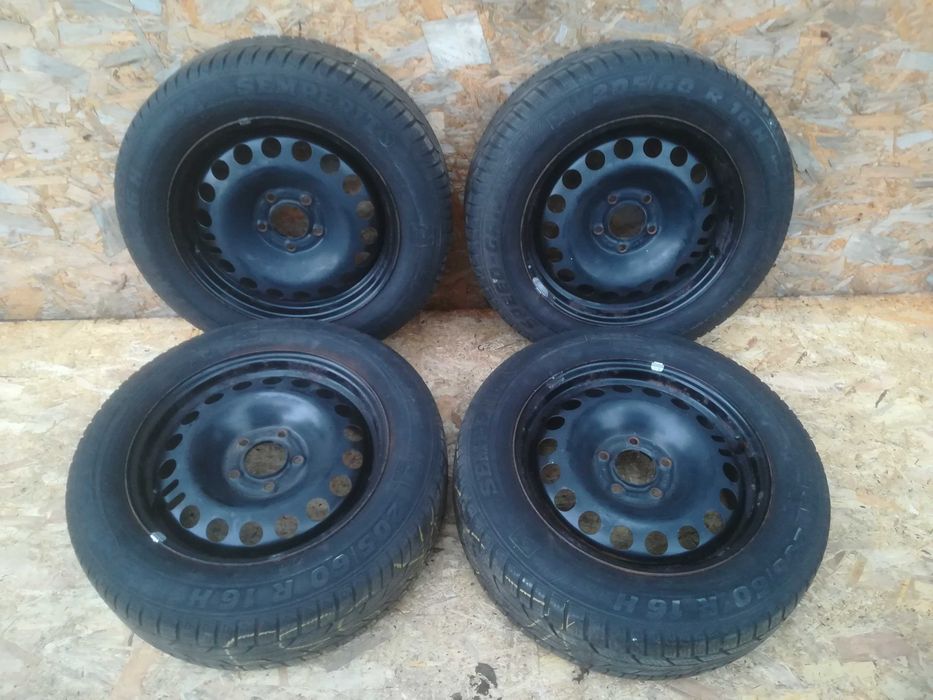 Koła zimowe 5x115 Opel Astra J K  Zafira B  205/60/16 opony Semperit
