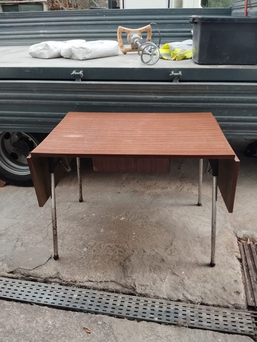 Cadeiras (podem ser vendidas em separado)