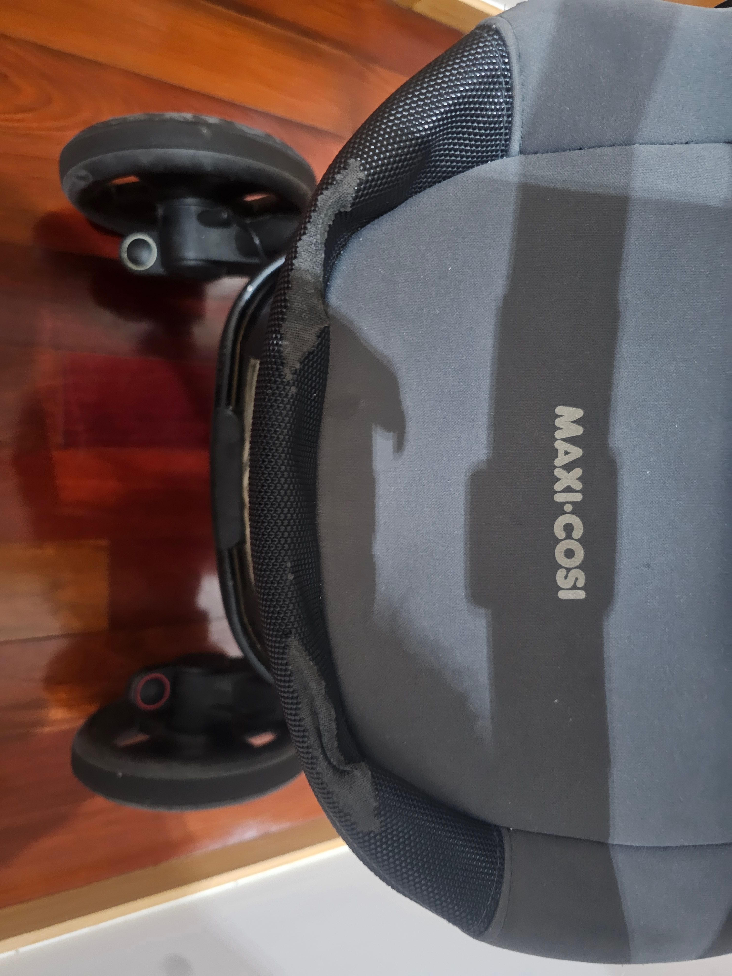 Carrinho da marca Maxi Cosi
