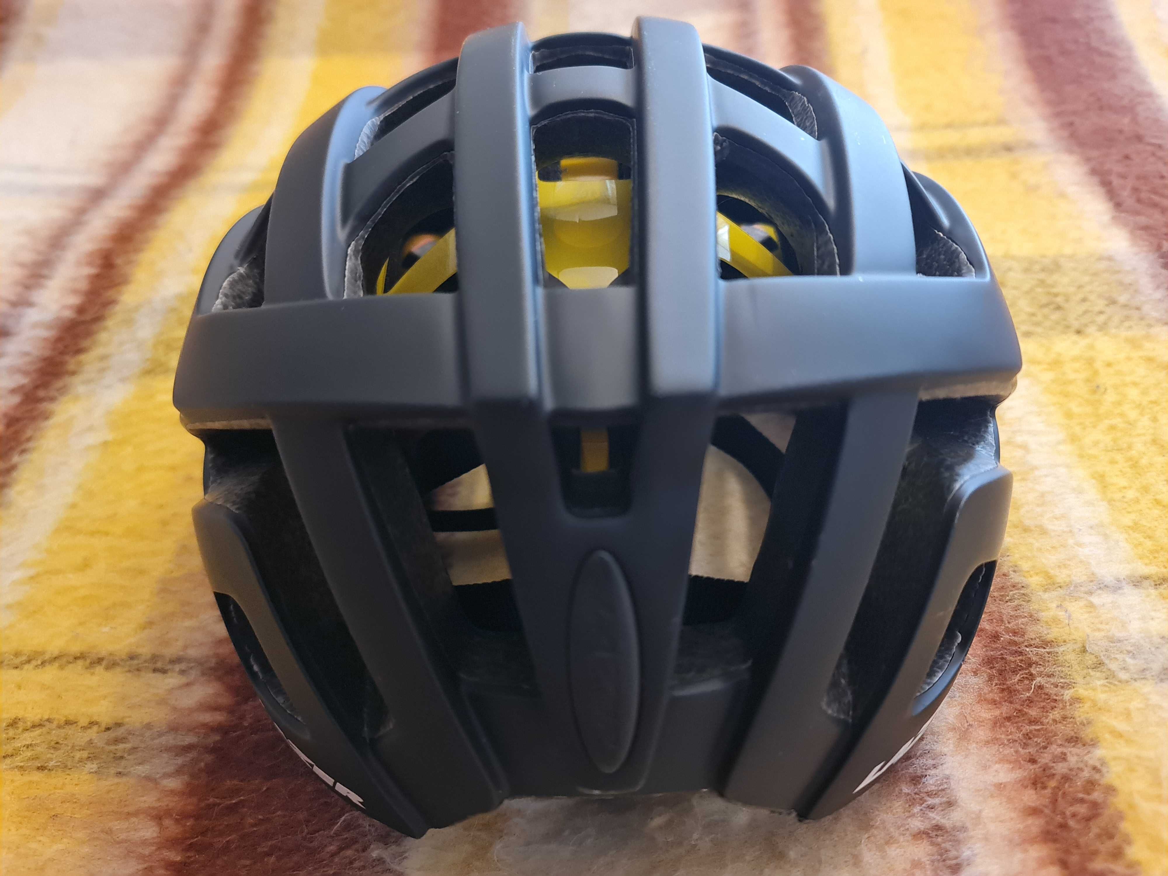 Kask rowerowy LAZER LZB-10 TONIC z systemem MIPS czarny