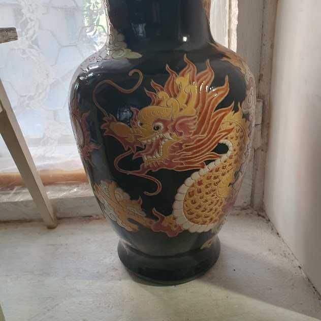 Продам напольную вазу  китайскую.