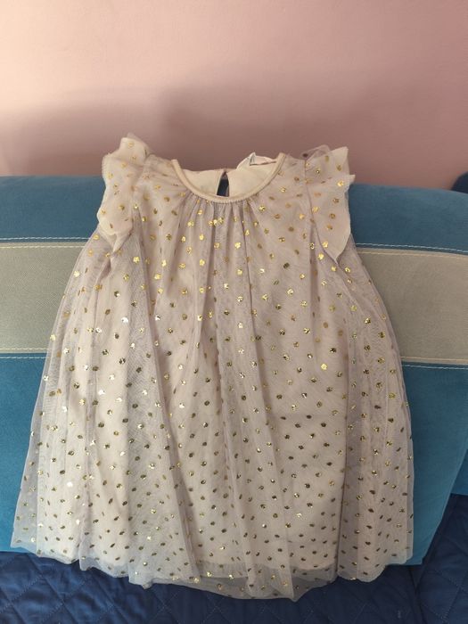 Sukienka rozmiar 116 błyszcząca