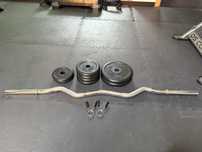 Barra Z + 32 kg em discos + molas bom estado