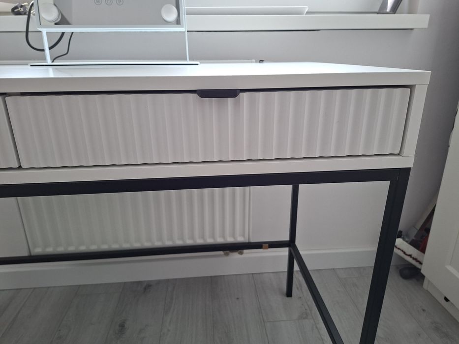 Toaletka biała 2 szuflady