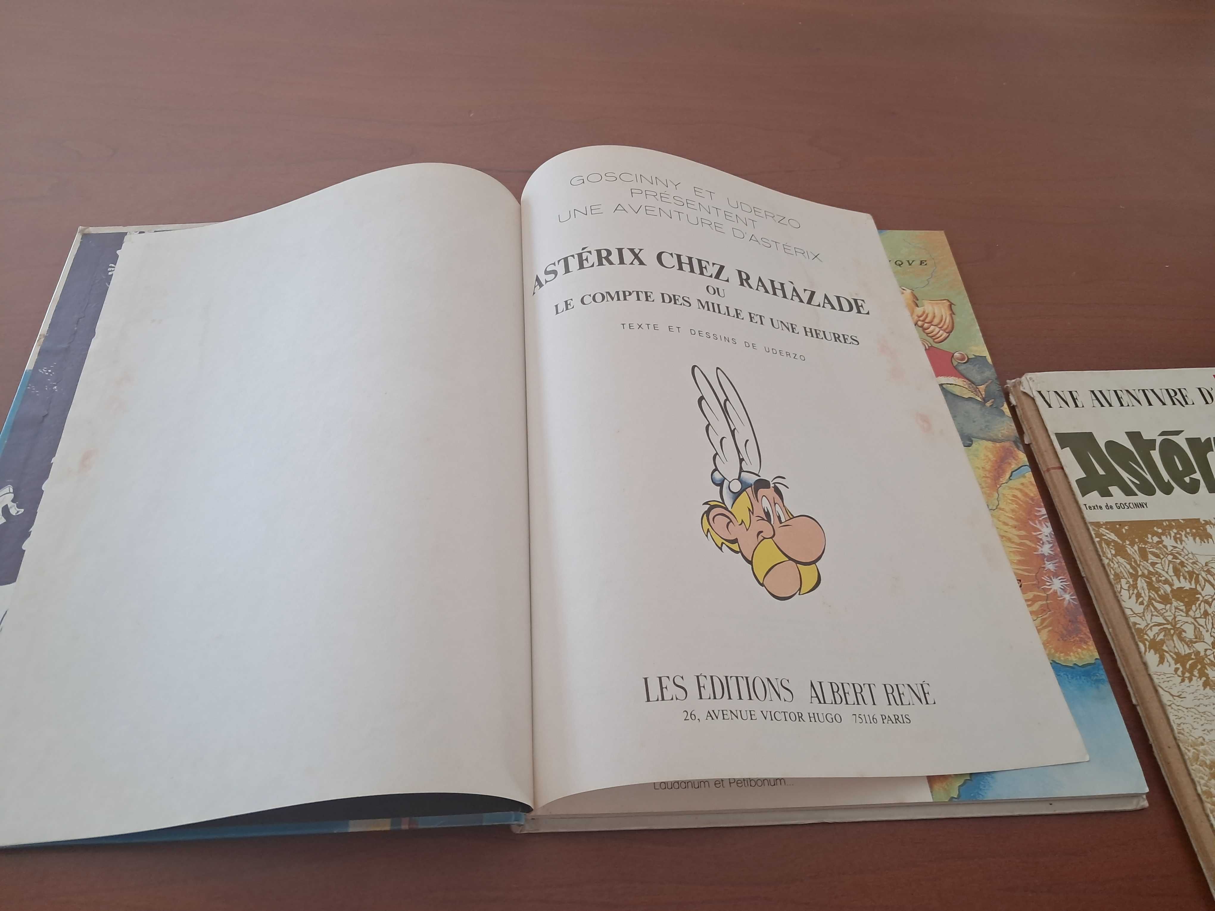 Lote 2 asterix em Francês.