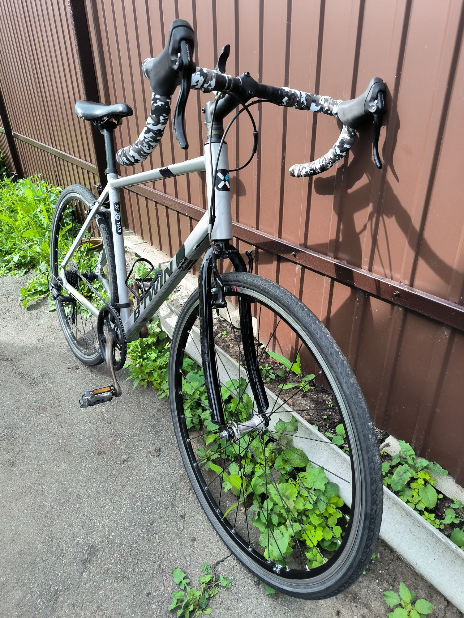 Велосипед btwin triban 100 шоссе