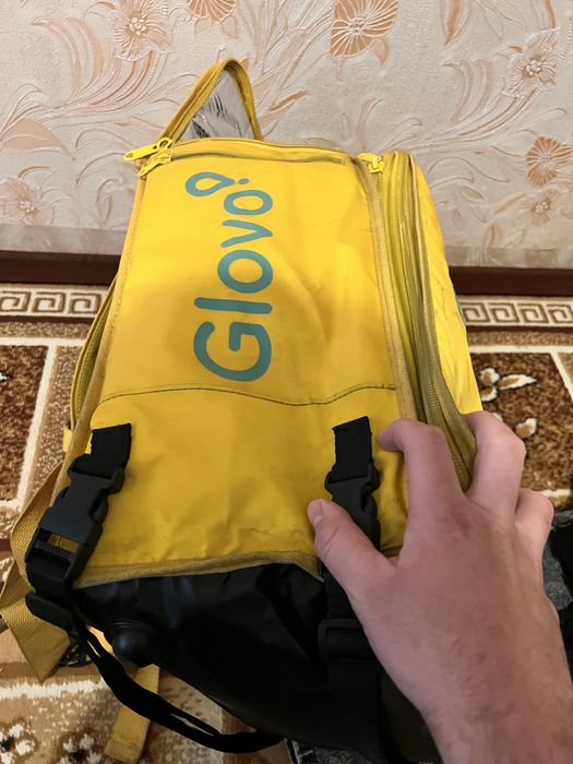 продам тремосумку Glovo