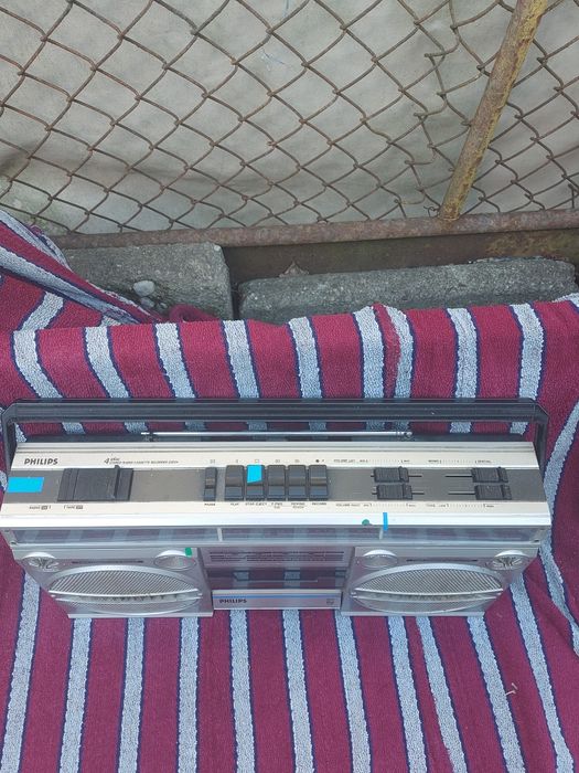 Stary Radiomagnetofon PHILIPS duży