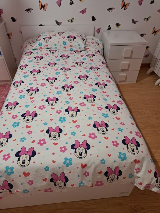 Cama bebe e adolescente