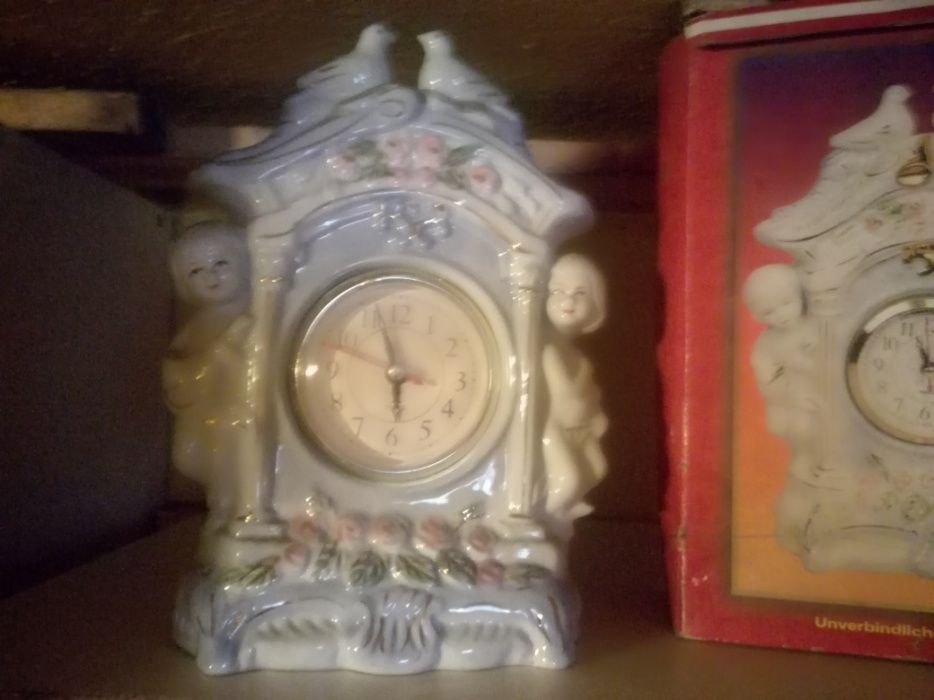 Stary zegar porcelanowy