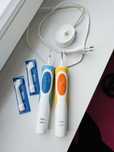 2 szczoteczki Oral B + ładowarka