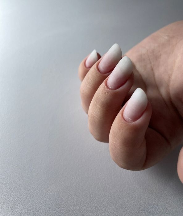 Запрошуємо  на комплексний манікюр до майстра для відпрацювання