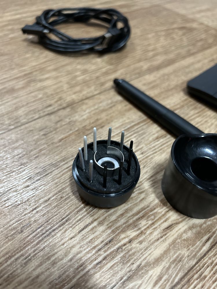 Графічний планшет Wacom Intuos S PTH-450