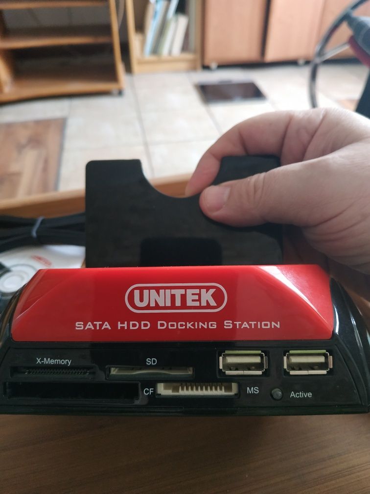 Unitek stacja dyskow,czytnik kart msd oraz replikator portów usb