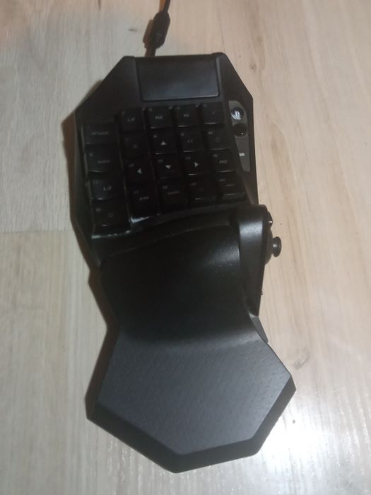 Zestaw gamingowy ps 4 ps 3 i pc. Myszka:hori Tactical  Assualt pro